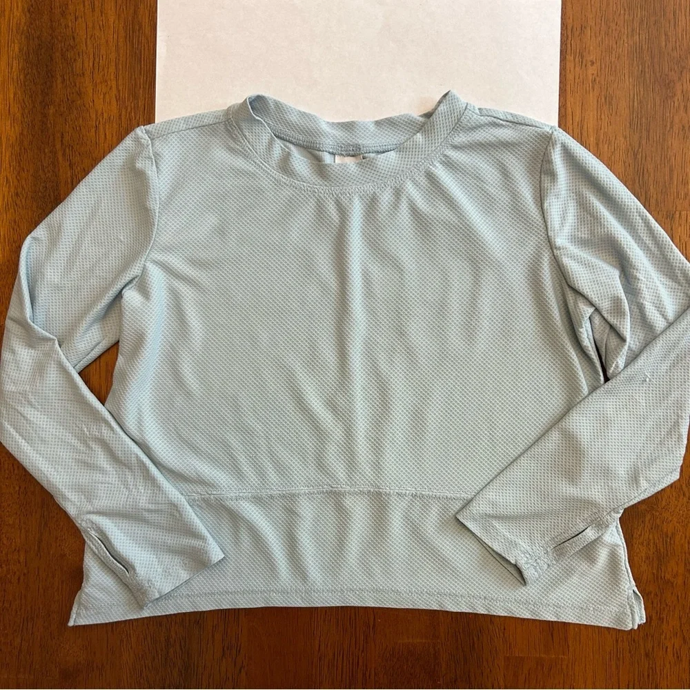 Old Navy Active Go-Dry Athletic Long Sleeve Top | Kids XS (5) | Light Blue